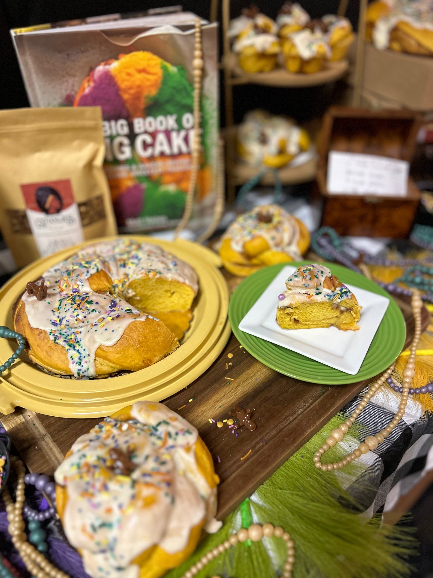 Bébé King Cake – A Bite-Sized Taste of Mardi Gras! 🎭✨