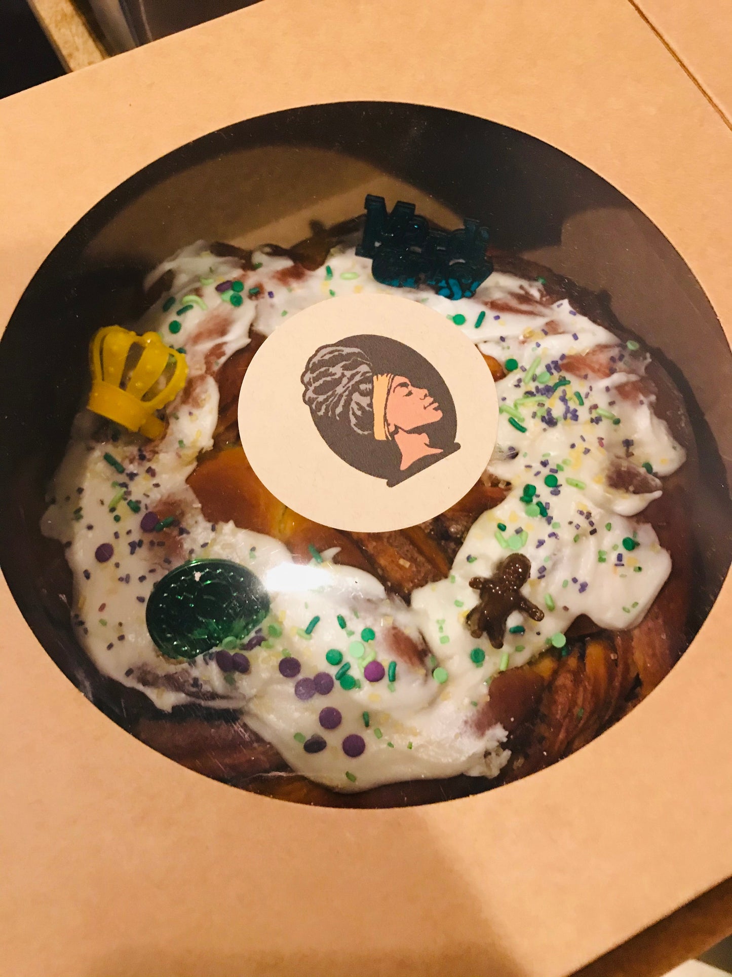 Bébé King Cake – A Bite-Sized Taste of Mardi Gras! 🎭✨