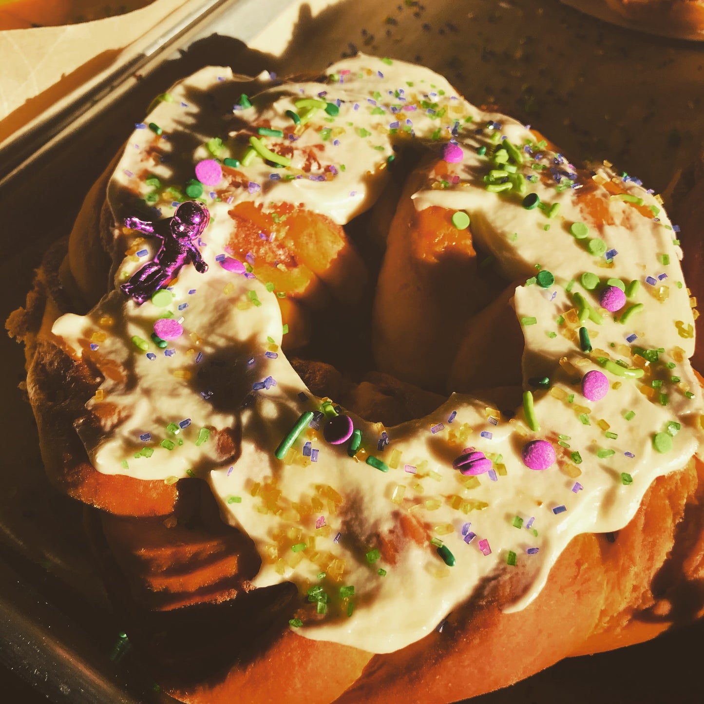 Bébé King Cake – A Bite-Sized Taste of Mardi Gras! 🎭✨